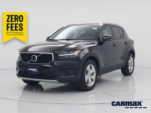 Black 2022 Volvo XC40 T5 Momentum