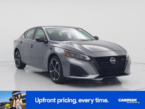 Gray 2023 Nissan Altima SR