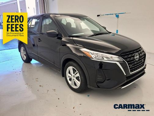 Black 2025 Nissan Kicks Play S