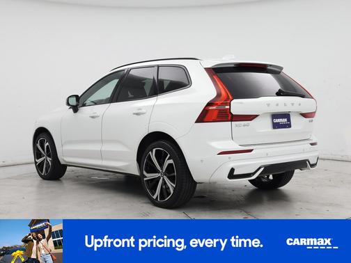 2023 Volvo XC60 B5 Ultimate Dark Theme