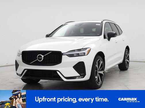 2023 Volvo XC60 B5 Ultimate Dark Theme