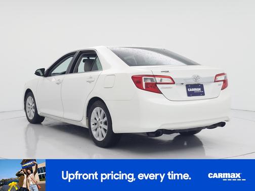 White 2014 Toyota Camry XLE