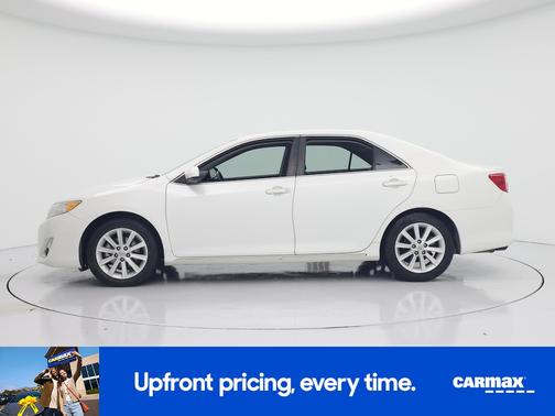 White 2014 Toyota Camry XLE