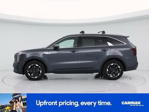 Gray 2024 Kia Sorento S