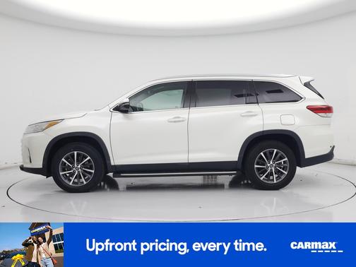 Black 2019 Toyota Highlander XLE