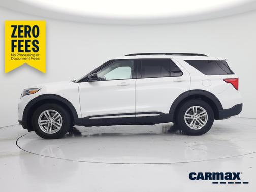 White 2023 Ford Explorer XLT