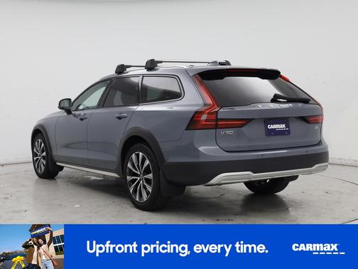 2022 Volvo V90 Cross Country B6