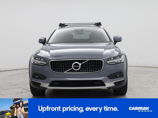 2022 Volvo V90 Cross Country B6