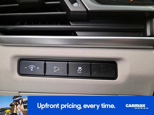 White 2023 Kia Telluride S