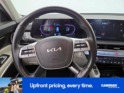 White 2023 Kia Telluride S