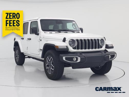 White 2025 Jeep Wrangler Sahara