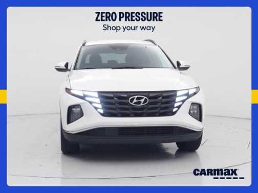 White 2023 Hyundai TUCSON SEL