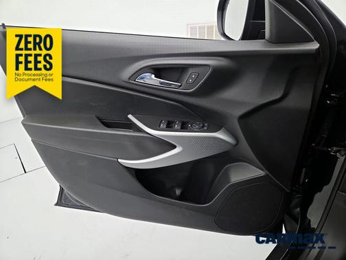 Black 2025 Chevrolet Trax 1RS