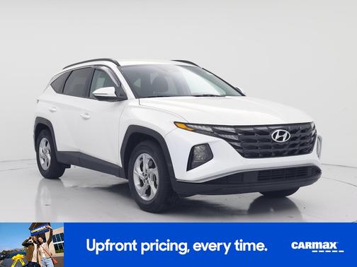 White 2022 Hyundai TUCSON SEL
