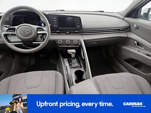 2021 Hyundai ELANTRA SE