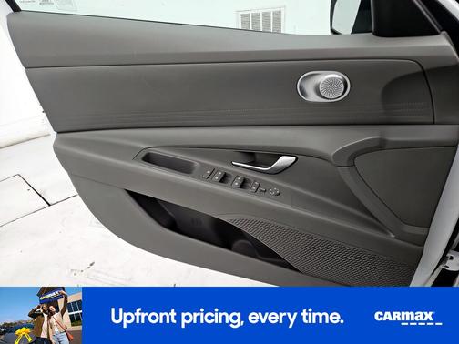 2021 Hyundai ELANTRA SE