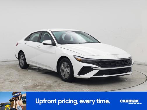 2025 Hyundai ELANTRA SE