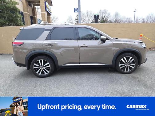 2023 Nissan Pathfinder Platinum