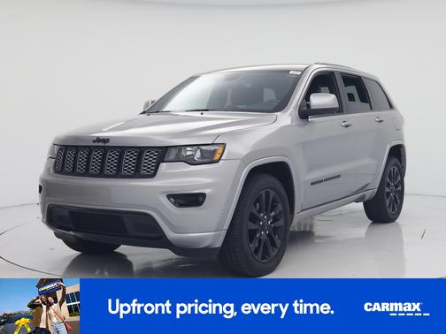 Silver 2017 Jeep Grand Cherokee Altitude