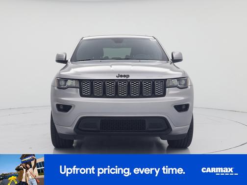Silver 2017 Jeep Grand Cherokee Altitude
