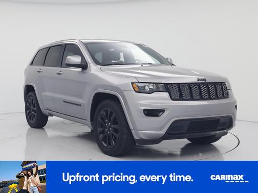Silver 2017 Jeep Grand Cherokee Altitude