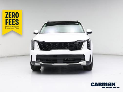 White 2025 Kia Sorento EX