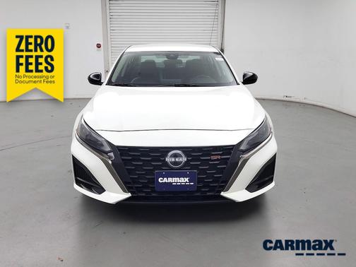 White 2023 Nissan Altima SR