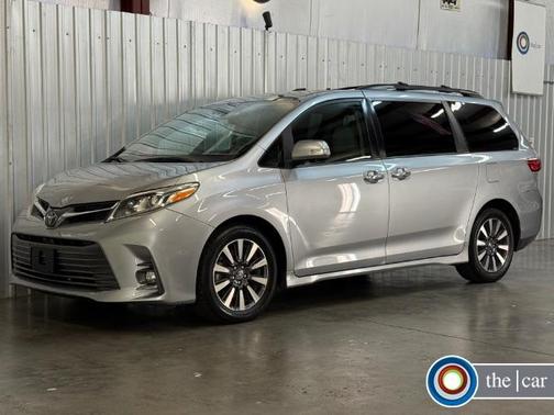 2018 Toyota Sienna Limited Premium