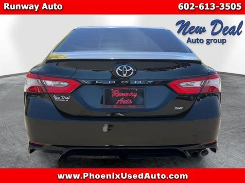 Midnight Black Metallic 2018 Toyota Camry XLE