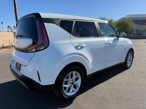 2024 Kia Soul LX