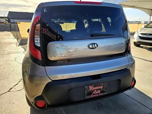2016 Kia Soul Base