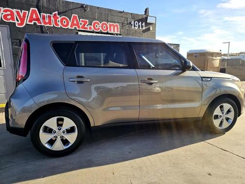 2016 Kia Soul Base