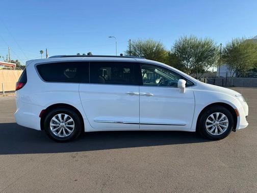 2019 Chrysler Pacifica Touring L