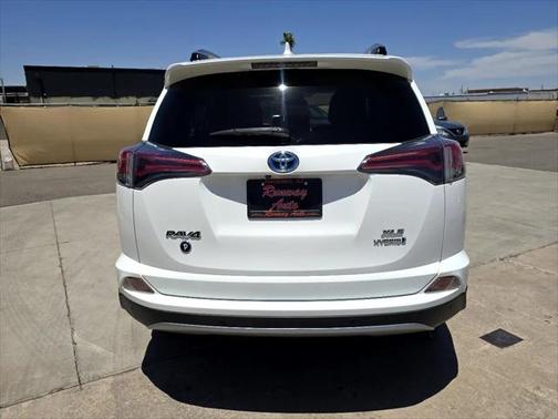 2017 Toyota RAV4 Hybrid XLE