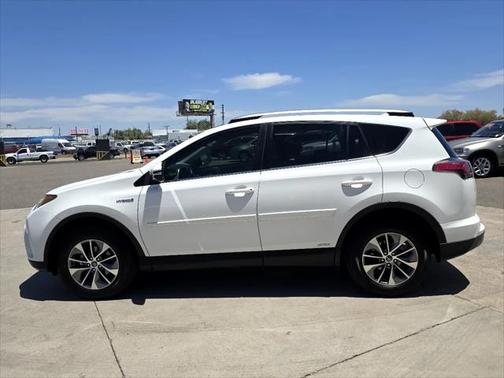 2017 Toyota RAV4 Hybrid XLE