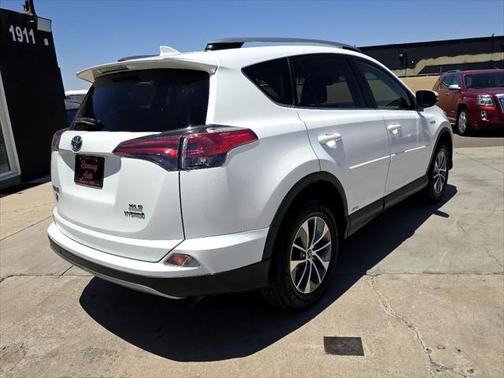 2017 Toyota RAV4 Hybrid XLE