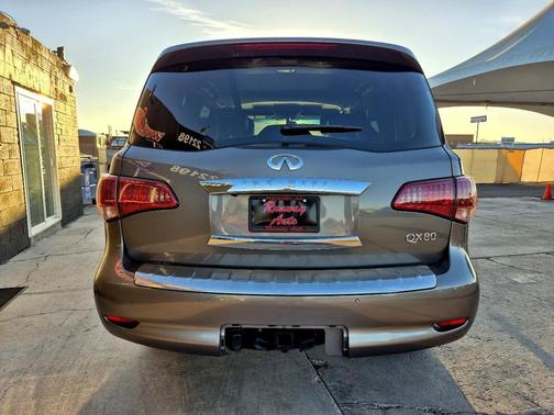 2017 INFINITI QX80 Base