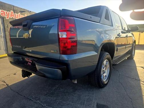 2011 Chevrolet Avalanche 1500 LS