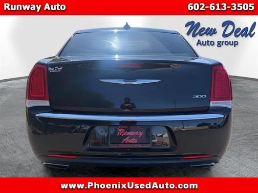 Gloss Black 2015 Chrysler 300 Limited