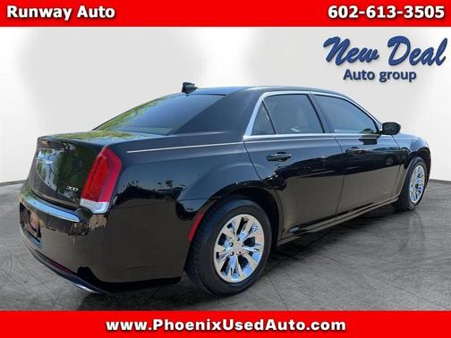 Gloss Black 2015 Chrysler 300 Limited
