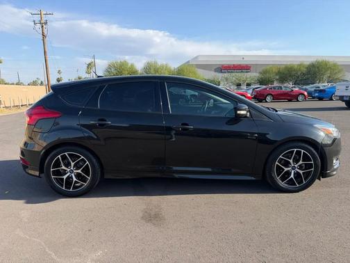 Tuxedo Black 2015 Ford Focus SE