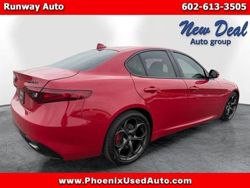 Alfa Rosso 2018 Alfa Romeo Giulia Base