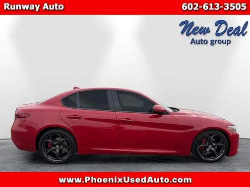 Alfa Rosso 2018 Alfa Romeo Giulia Base