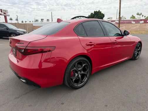 Alfa Rosso 2018 Alfa Romeo Giulia Base