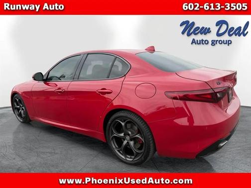 Alfa Rosso 2018 Alfa Romeo Giulia Base