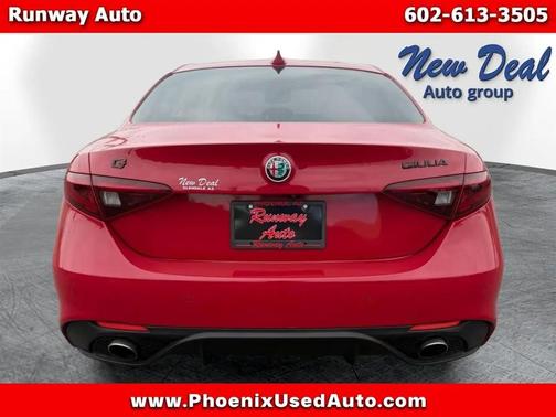 Alfa Rosso 2018 Alfa Romeo Giulia Base