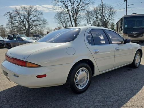 1997 INFINITI J30 SEDAN