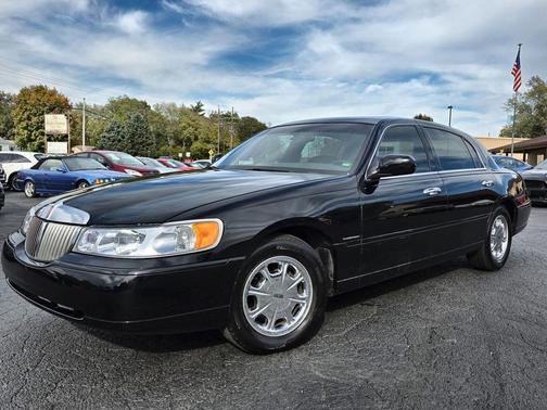 1999 Lincoln Town Car Signature