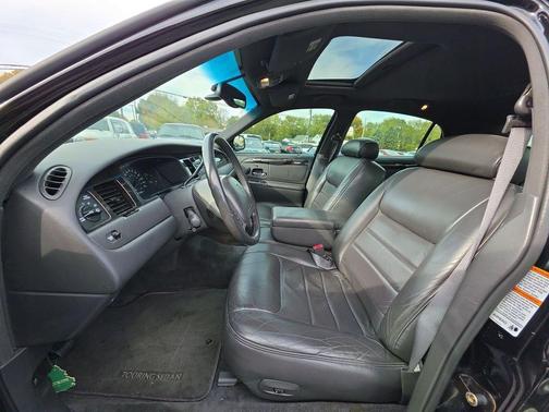 1999 Lincoln Town Car Signature