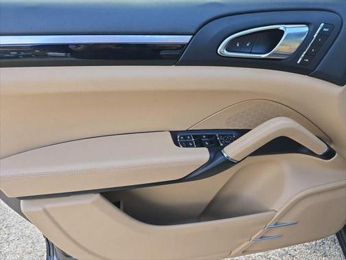 2016 Porsche Cayenne Base